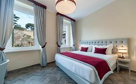 Foro Romano Luxury Suites  3*